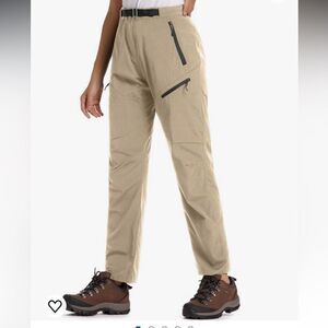 Sherpa Adventure Gear Cargo pant in Cream